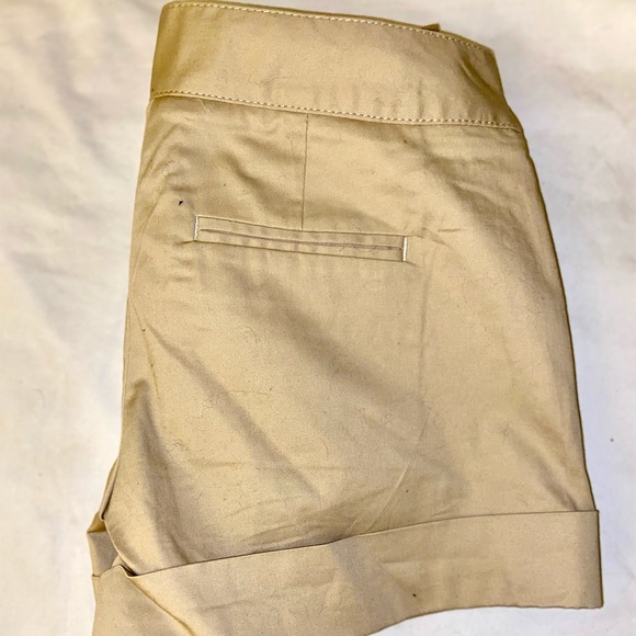 Michael Kors Shorts with Belt - Picture 3 of 3